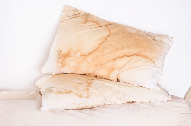 Eliminar manchas de la almohada viscoelástica