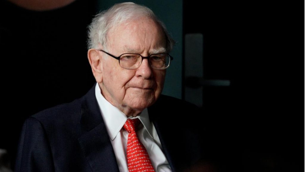 Elon Musk se 'cepilla' a Jeff Bezos: así queda el top 8 de los más ricos del mundo 99 Warren Buffett
