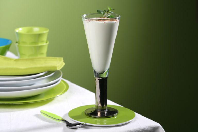 Espuma de arroz con leche: sorprende a tu familia con este postre dulce