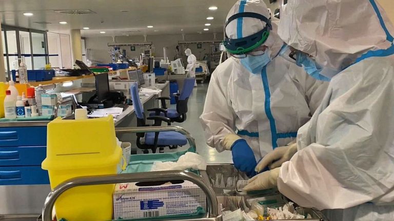 Los contagios en usuarios de residencias se elevan a 142 en Galicia