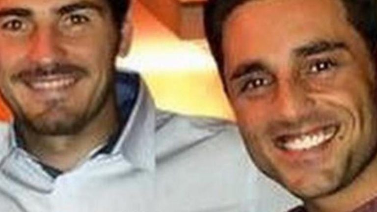 ¡Hasta reventar! Iker Casillas, David Bustamante y otros famosos que 'estallaron' e insultaron en las redes sociales