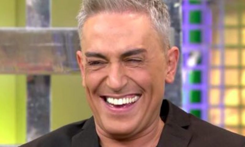 Kiko Hernández retoca su dentadura
