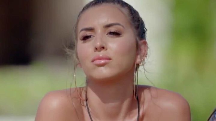 La isla de las tentaciones 3: el 'ligoteo' de la madre de Marina con un tentador, ¡y sabemos quién es!