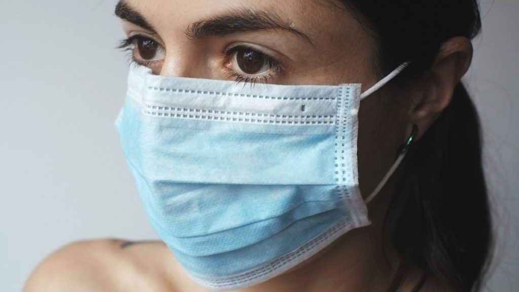 El motivo por el que algunos médicos llevan doble mascarilla 56 La relevancia de la mascarilla