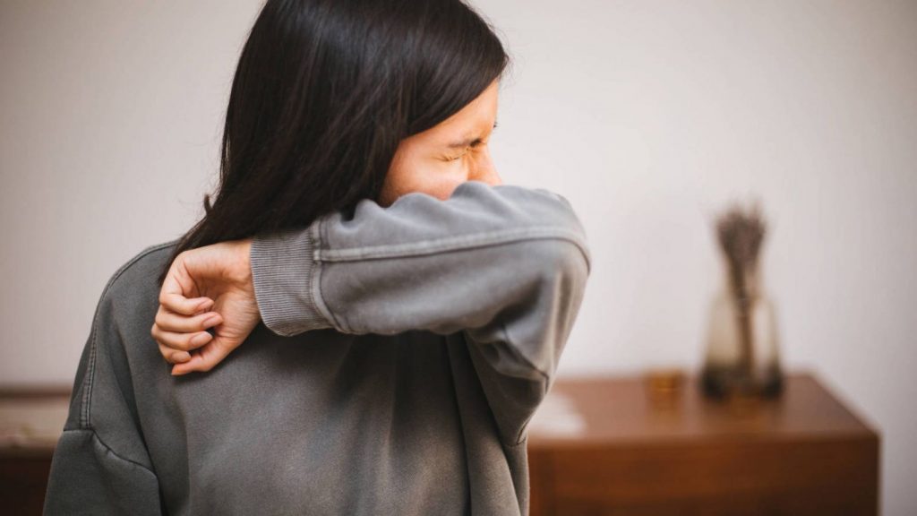 Lo que ocurre con los ojos al estornudar