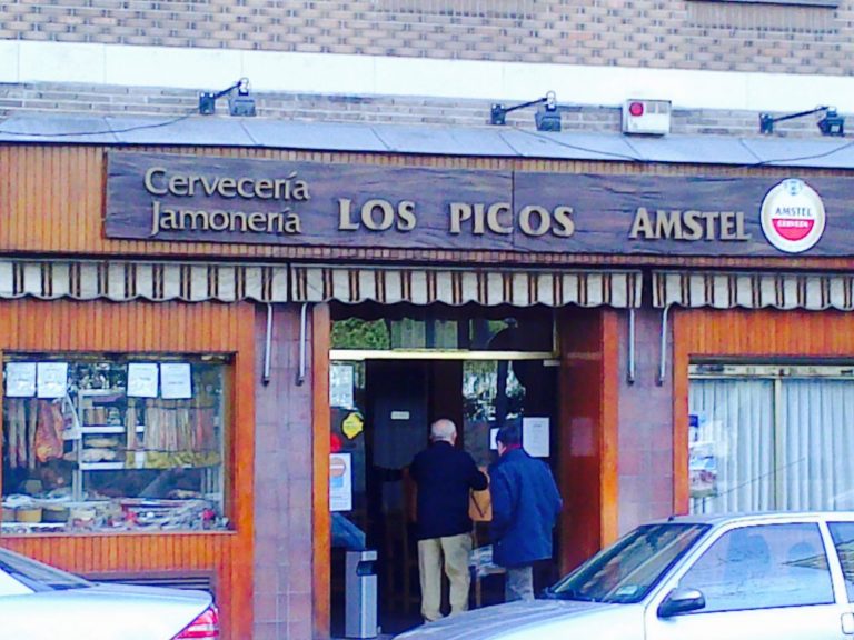 Los Picos, embutidos de lujo en una auténtica taberna de barrio