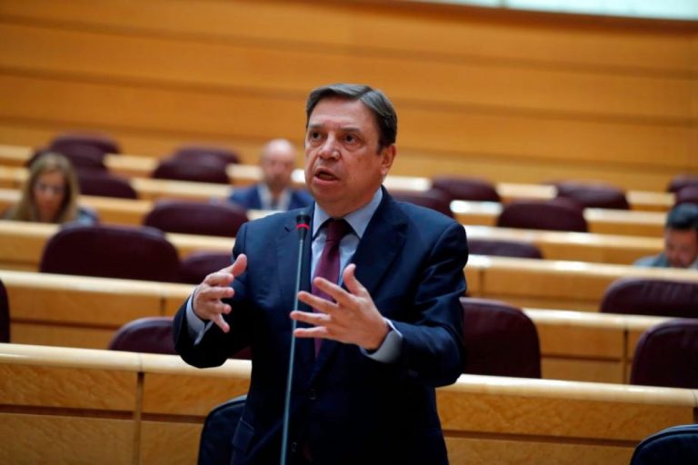 Planas confía en los seguros agrarios como 