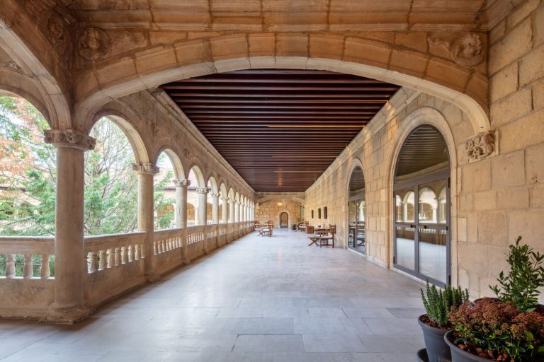 Alfonso Merry, el interiorista zen del nuevo Parador de León