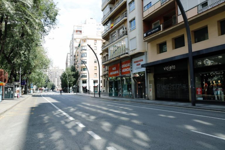 Murcia confina 9 municipios y cierra la hostelería