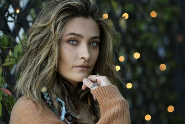 Paris Jackson presenta 'Eyelids' con Andy Hull 3 Paris Jackson Evelids Andy Hull