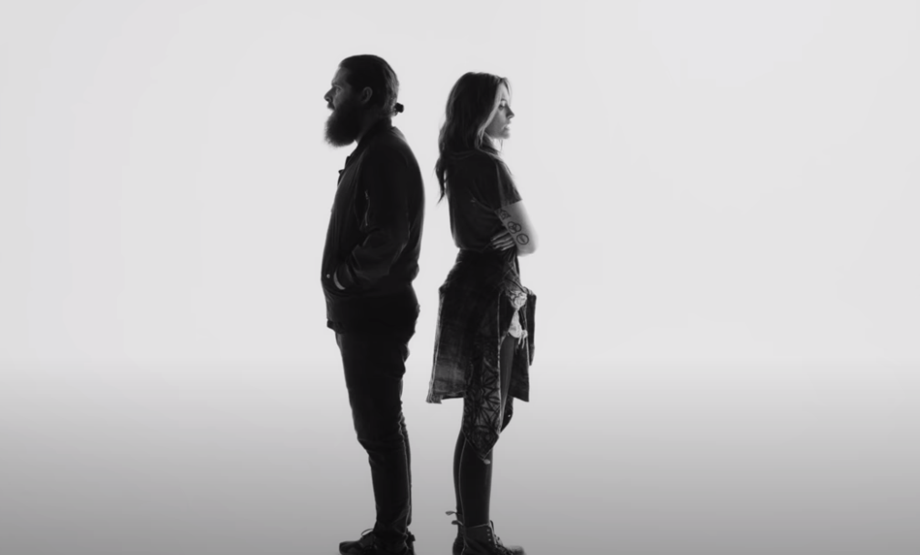 Paris Jackson presenta 'Eyelids' con Andy Hull 2 Paris Jackson Evelids Andy Hull