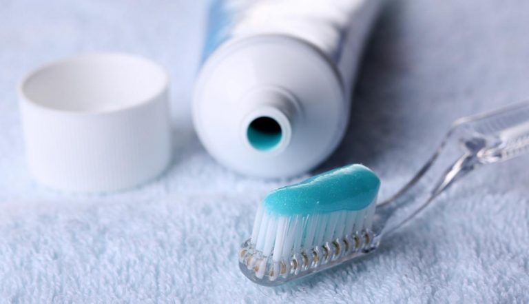 Pasta de dientes: los usos insólitos que puedes darle