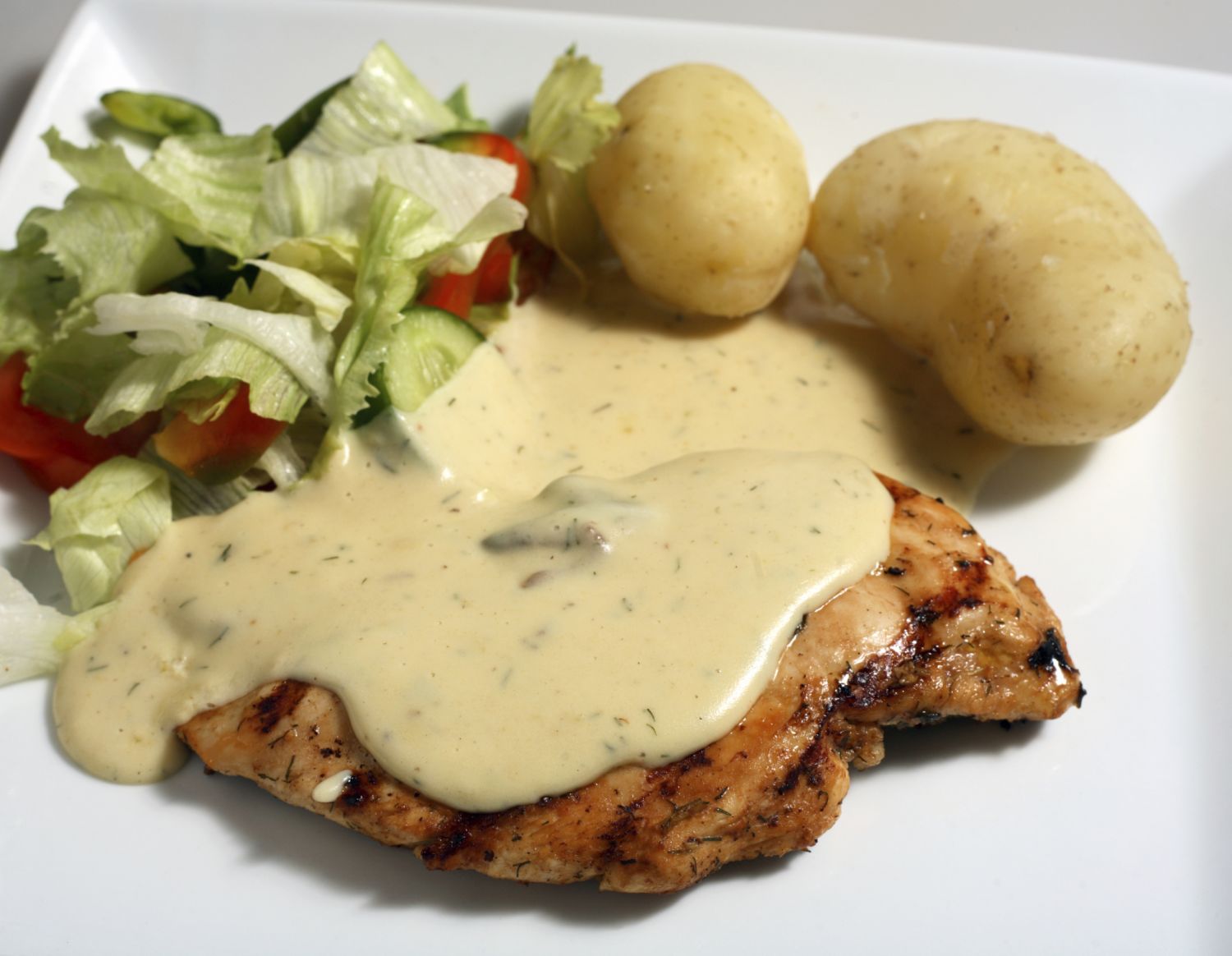 Pollo con mostaza y vino blanco