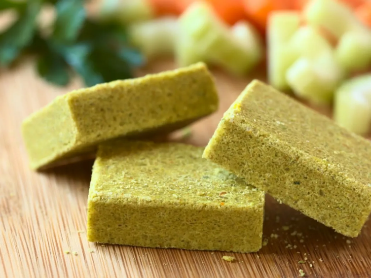 Por qué no debes usar los cubos de caldo