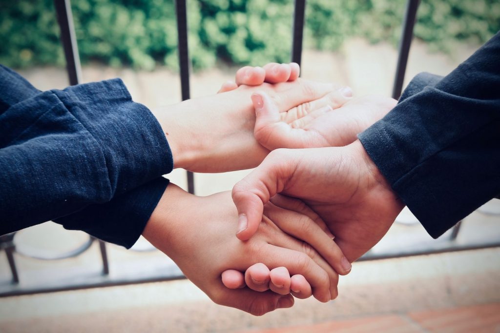 ¿Por qué es bueno practicar el altruismo?