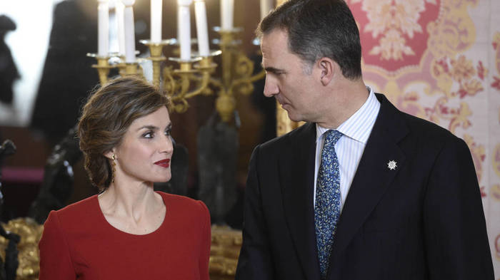 Rey Felipe VI tuvo que llamar la atencióna doña Letizia