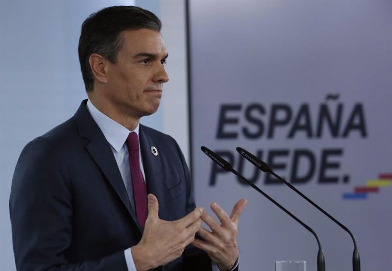 Sánchez defiende que el estado de alarma y el plan de vacunación funcionan