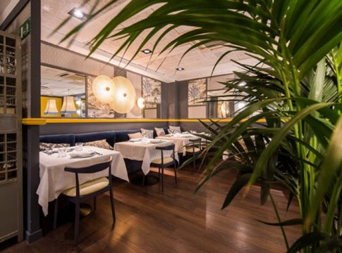 Salón principal con planta, Hutong