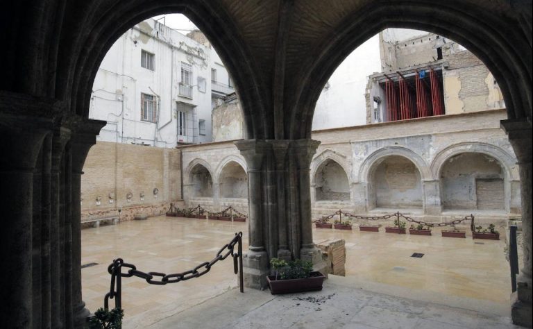 Descubren pinturas murales en el cementerio medieval valenciano de San Juan del Hospital
