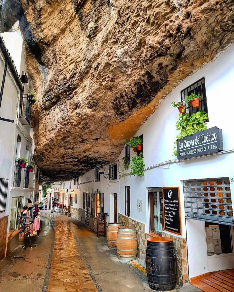 Setenil de las Bodegas