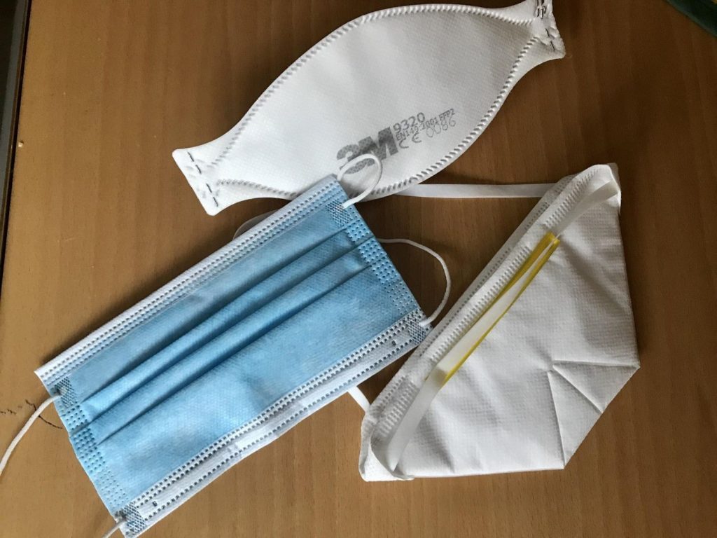 Yubei. Air-purifying particle respirator KN95 coronavirus mascarilla