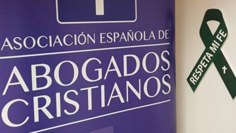 Abogados Cristianos lleva a la vía penal a alcaldesa de Aguilar