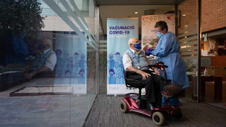 Baleares espera culminar la vacunación en todas las residencias esta semana