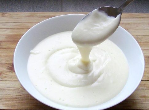 Croquetas vegetarianas: la receta ideal para disfrutar en tu dieta de este manjar BEchamel para unas croquetas.