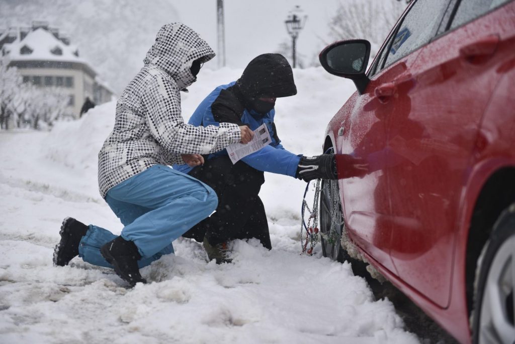 Cuidado con la nieve y el hielo.