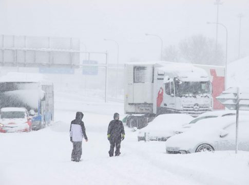 Nieve en carreteras (Foto de archivo).
