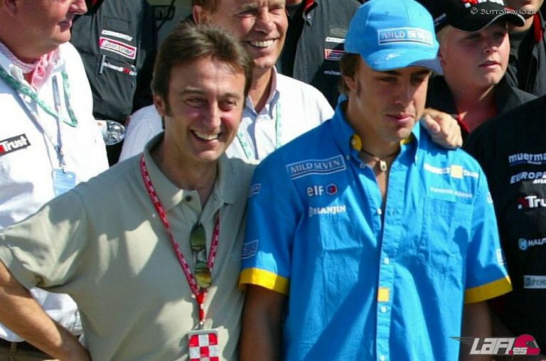 Una GRAN pérdida para Fernando Alonso: se le va el 'padrino' que lo catapultó en la F1
