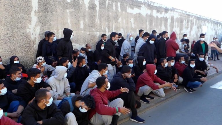 Rescatadas durante la noche 125 migrantes más en aguas canarias