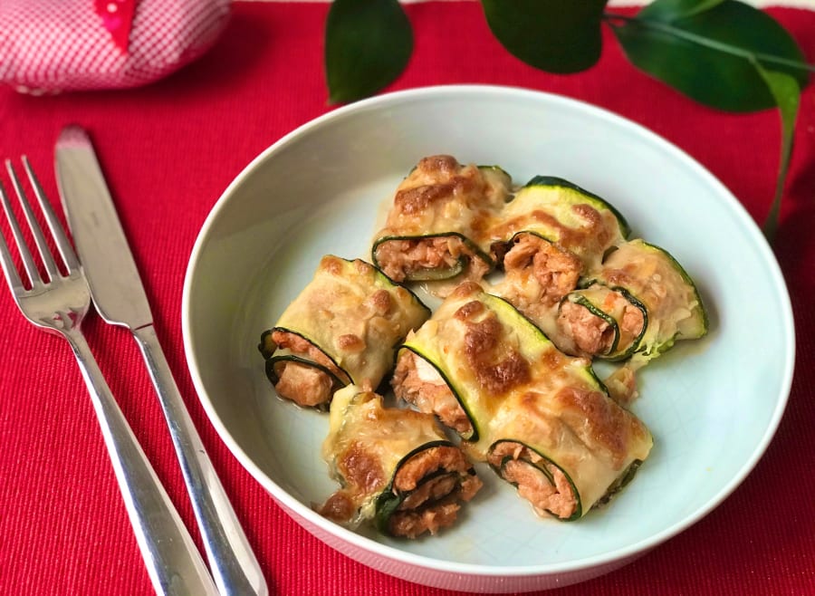 Ricos canelones de calabacín rellenos de atún