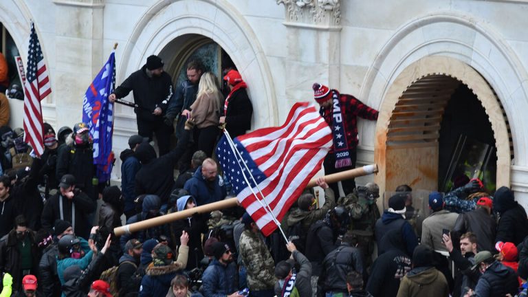 Twitter y Snapchat bloquean la cuenta de Trump tras el asalto al Capitolio