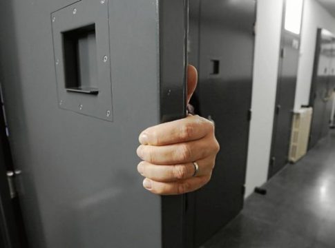 carcel presa Muere una interna en una cárcel de Murcia atrapada por la puerta de su celda