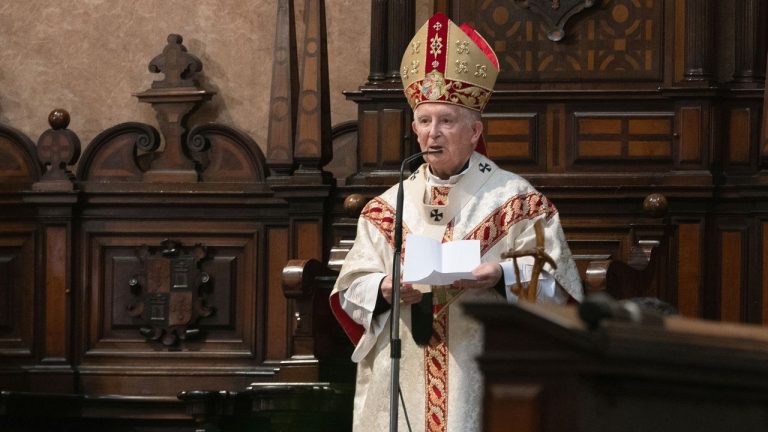 Cañizares crea la fundación Pauperibus para destinar bienes patrimoniales de la diócesis a los más pobres