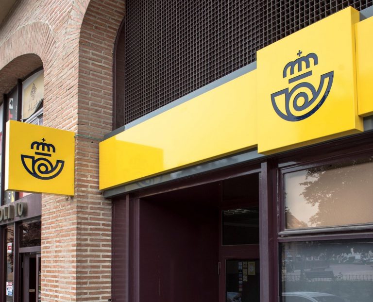 Correos amplía la transformación y diversificación de productos en sus oficinas