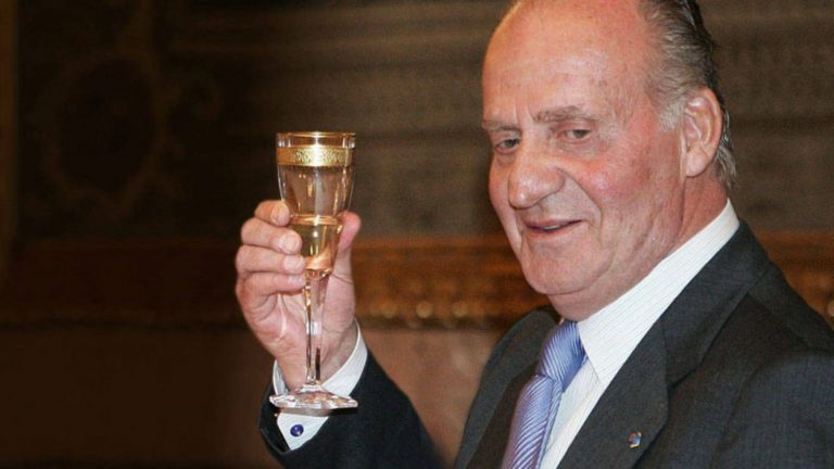Juan Carlos I: de las juergas de su cumpleaños a la completa soledad