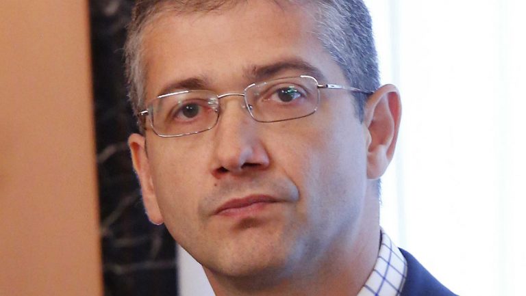 De Cos sigue abogando por una política fiscal expansiva