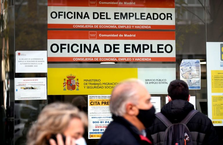 El paro sube en 527.900 personas en 2020 y exhibe sus peores datos desde 2012