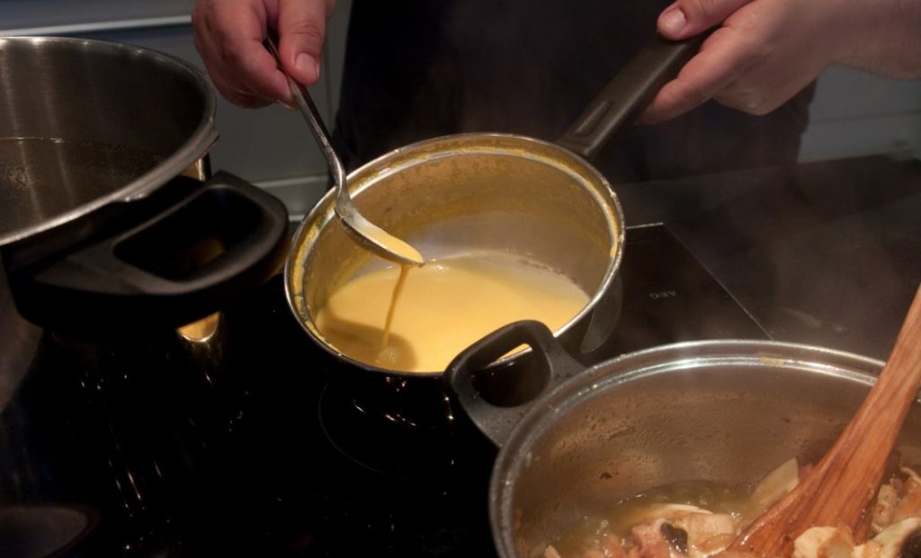 Preparación de la salsa de naranja a la mostaza