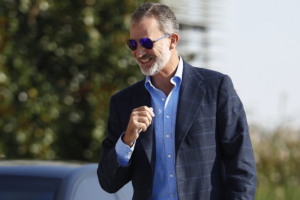 De casta le viene al galgo: Felipe VI es un casanova como su padre.