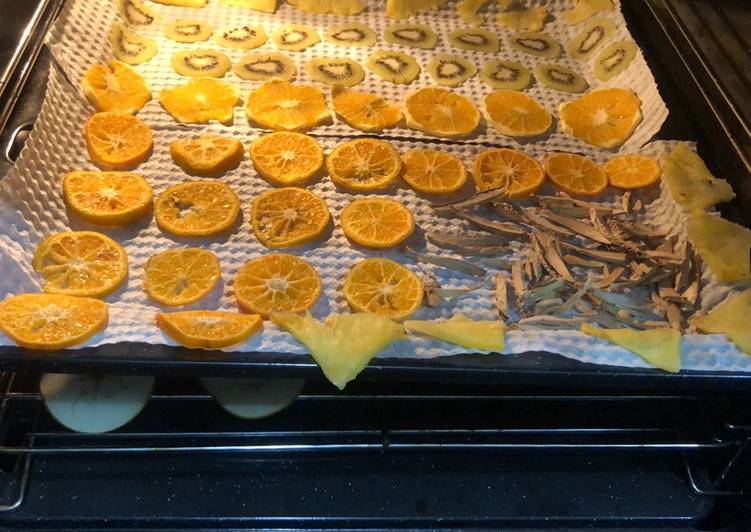 Cómo hacer frutas desecadas en casa 3 Proceso para las frutas desecadas en el horno