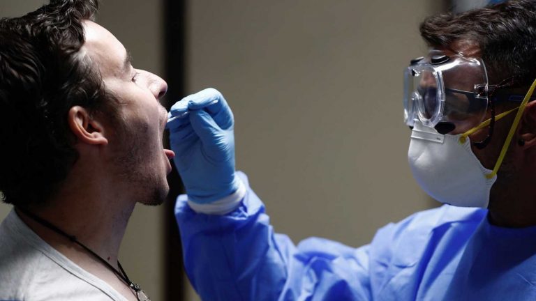 Galicia supera los 20.000 casos activos de Covid