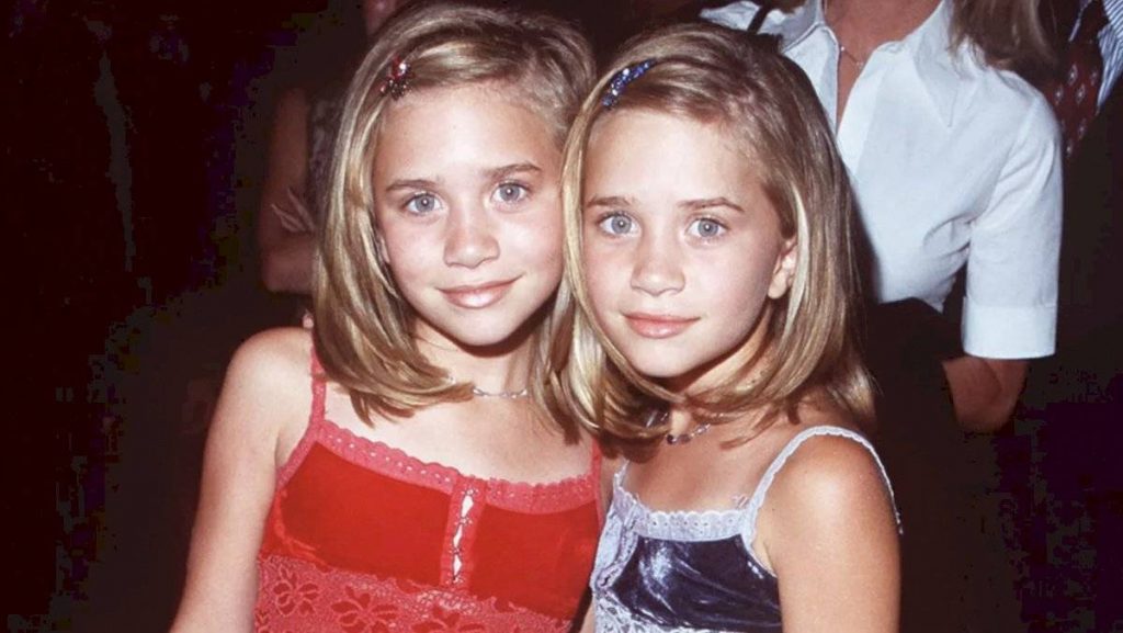 Qué fue de Mary Kate y Ashley, las gemelas Olsen de ‘Padres Forzosos’ 4 No todo fue tan sencillo en la infancia de las angelicales gemelas Olsen.