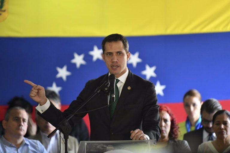 La UE pide diálogo en Venezuela y considera a Guaidó 