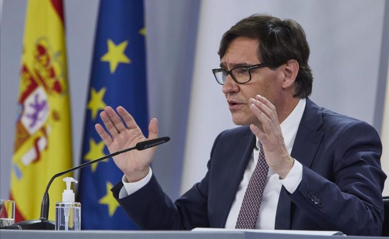 Arrimadas acusa a Illa de estar más preocupado de que su candidatura en Cataluña no fracase que de gestionar la pandemia