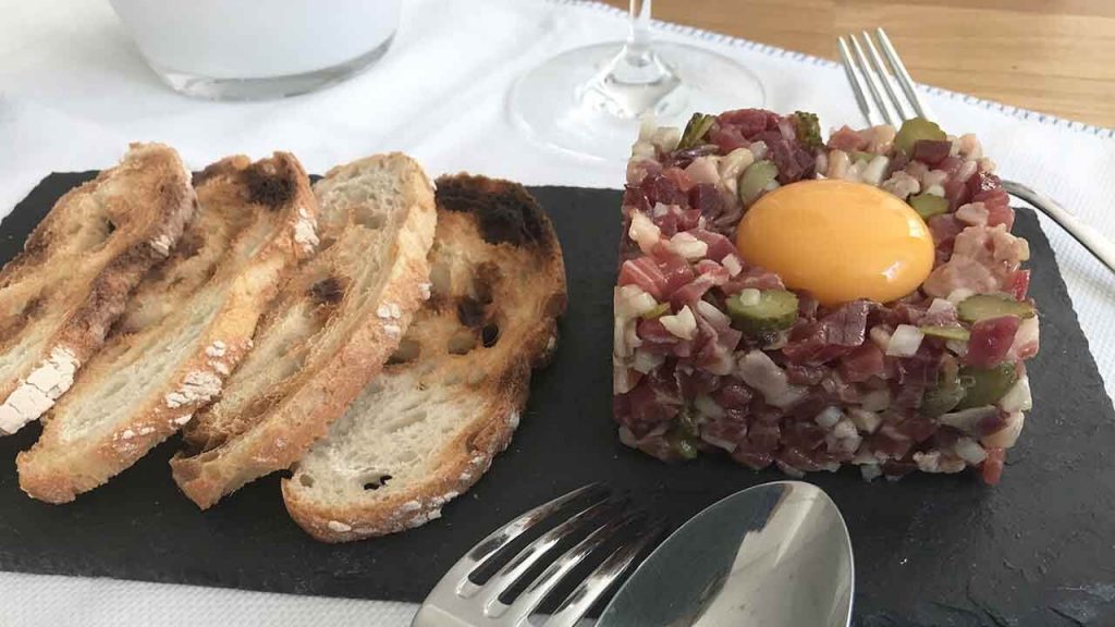 Cómo hacer un tartar de jamón ibérico y huevo 4 Consejos y trucos del tartar de jamón ibérico con huevo