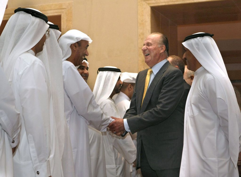 Juan Carlos I tendrá que quedarse en Dubai por el momento.
