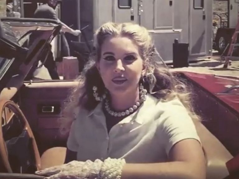 Lana Del Rey presenta 